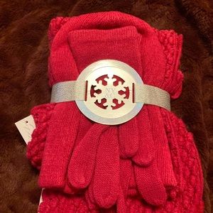 NY&CO beautiful 3pc women popcorn scarf, hat, and gloves gift set